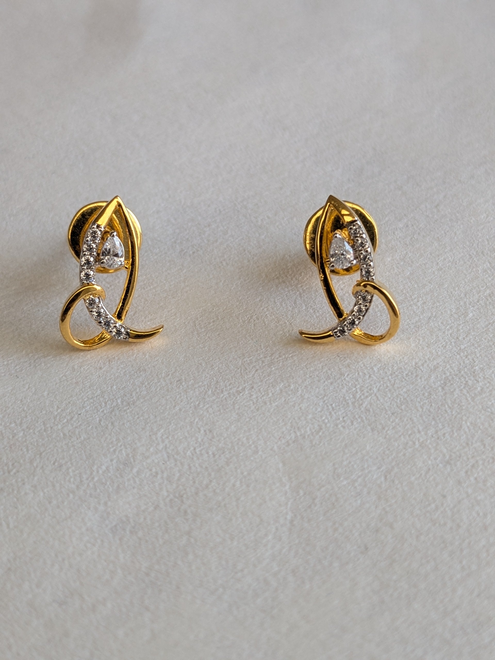 Matsya goldplated silver earring