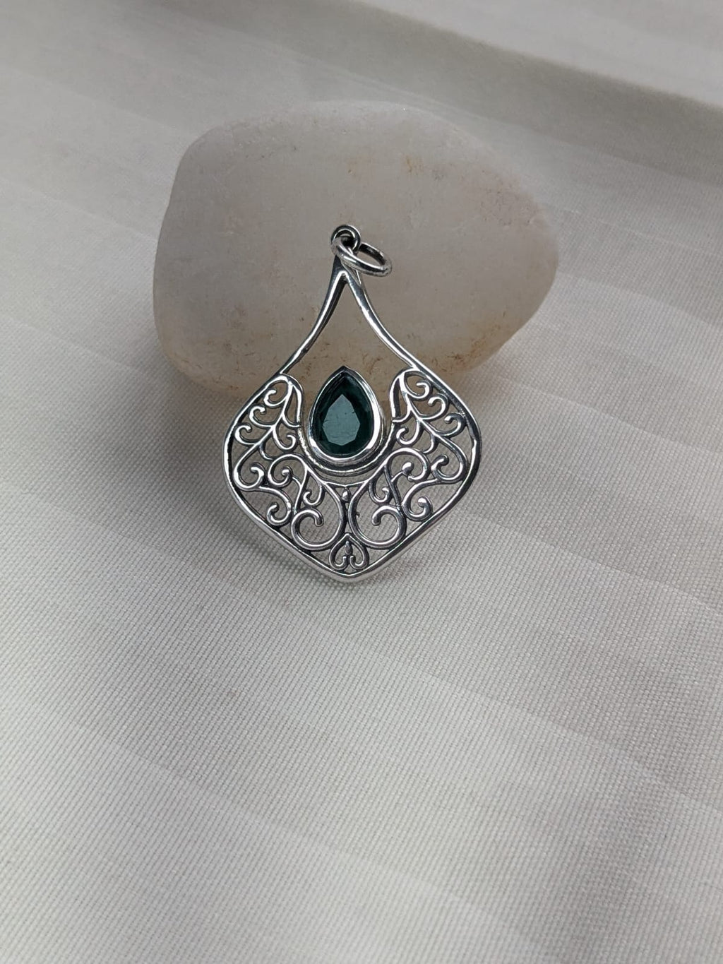 मोरिका (Morika) – symbolising grace and elegance