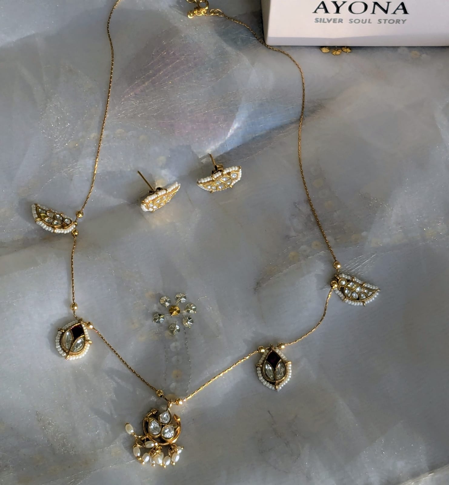 Sunehri Chidiya Jadau  Invisible necklace set