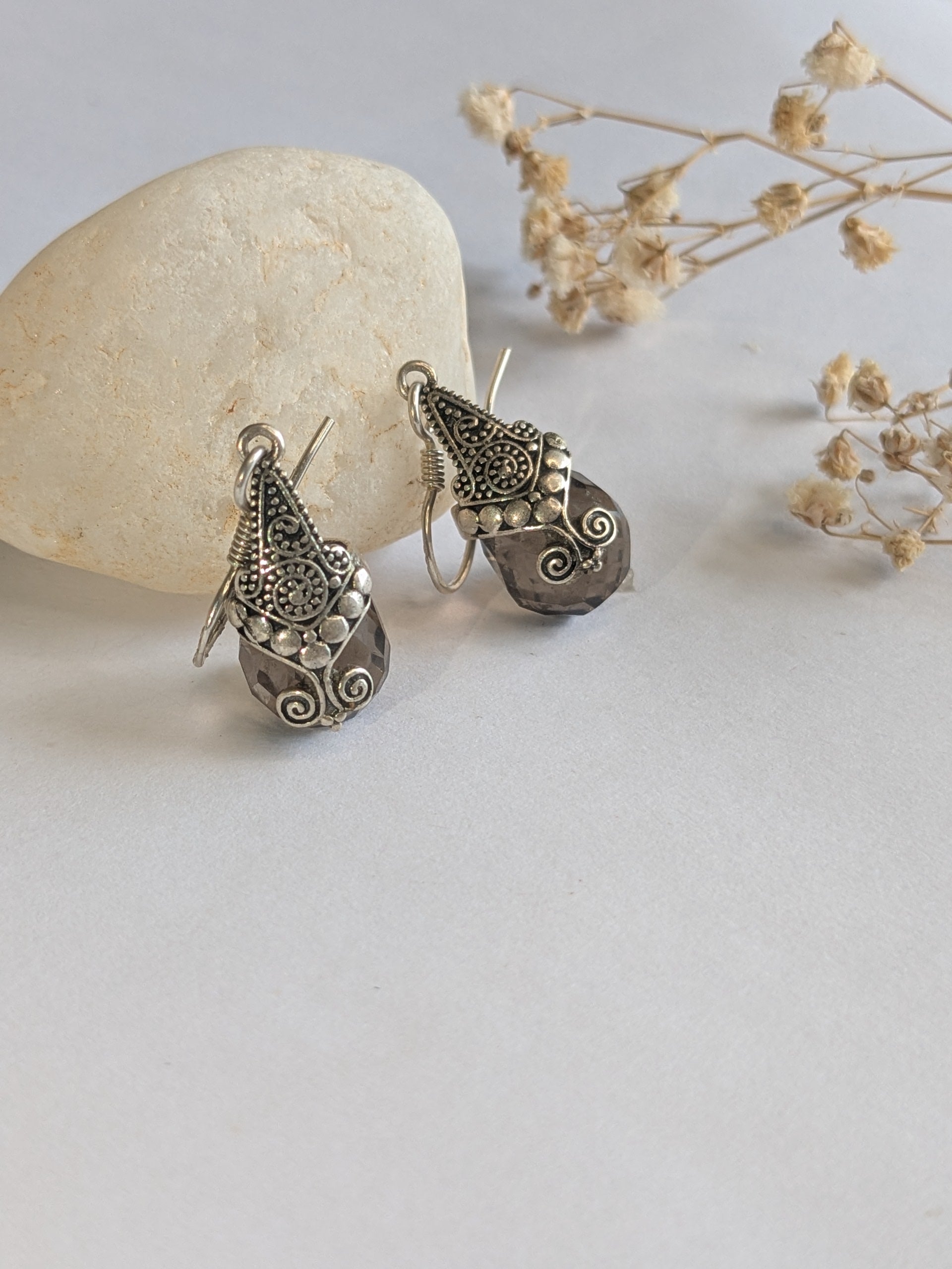 Taruṇi (तरुणी) – The Eternal Maiden