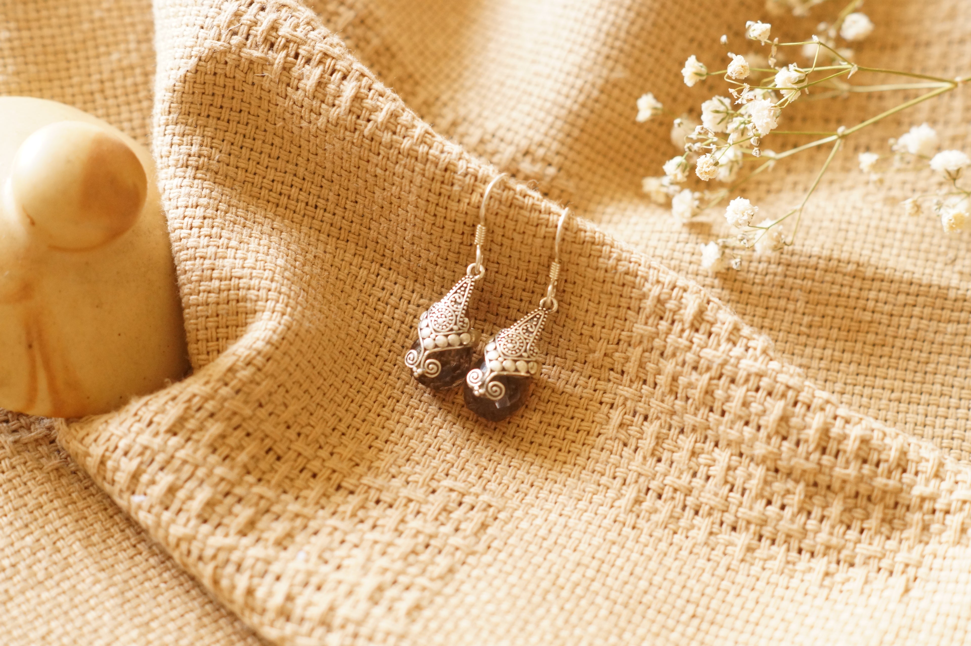 Taruṇi (तरुणी) – The Eternal Maiden