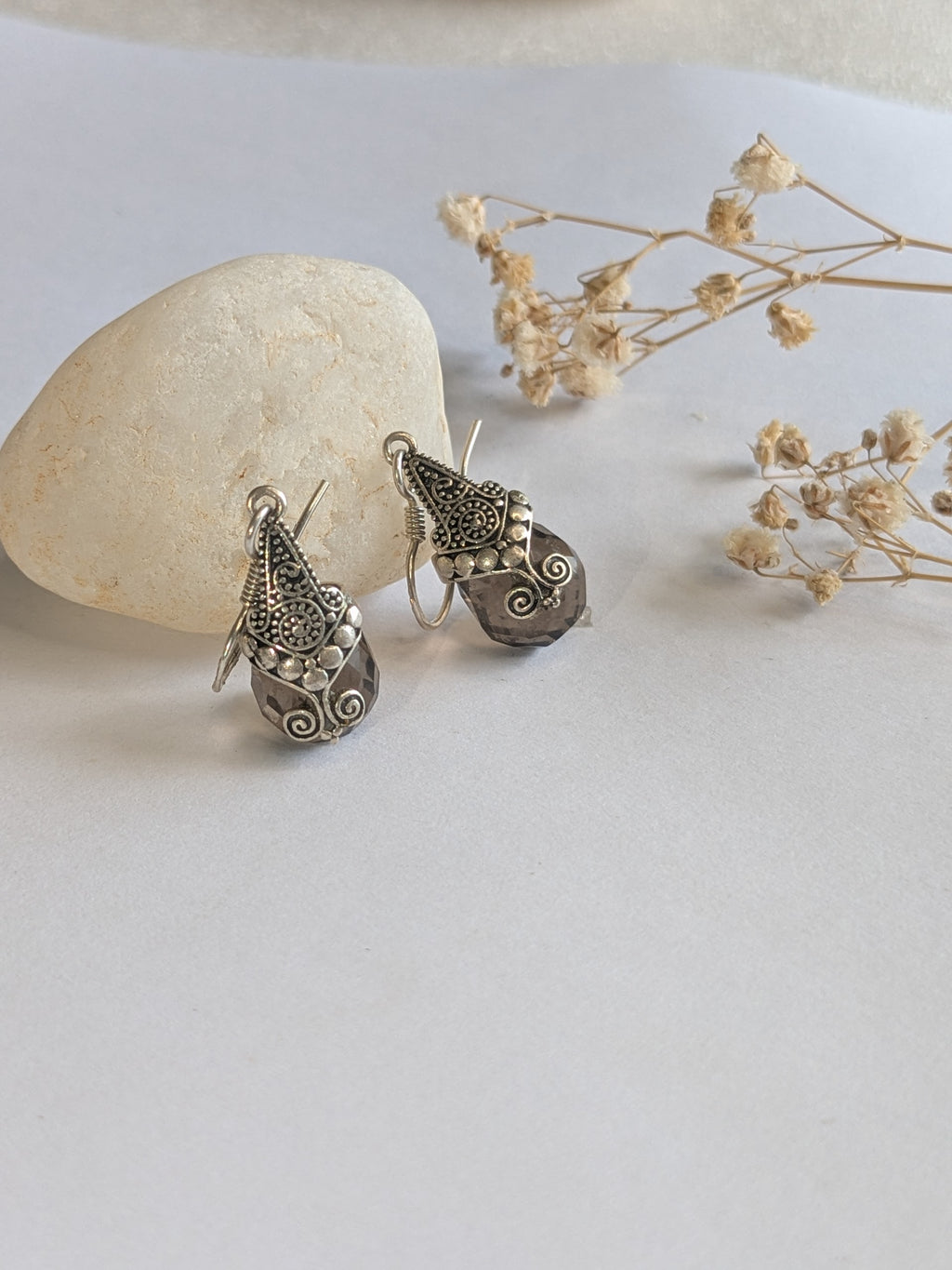 Taruṇi (तरुणी) – The Eternal Maiden