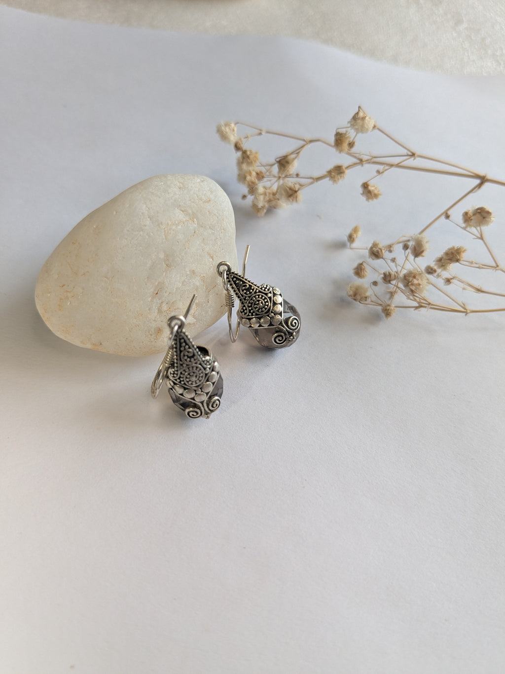 Taruṇi (तरुणी) – The Eternal Maiden