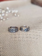 Meera (मीरा)